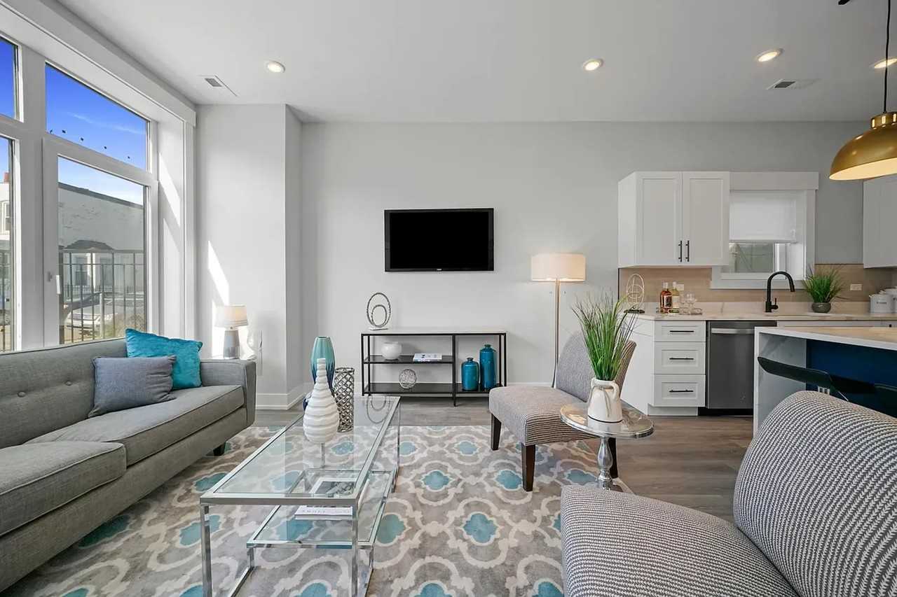 2450 W Flournoy St #2 - Photo 2 of 13