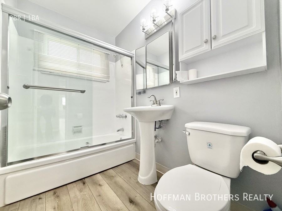 1220 N Harper Ave #10 - Photo 7 of 9