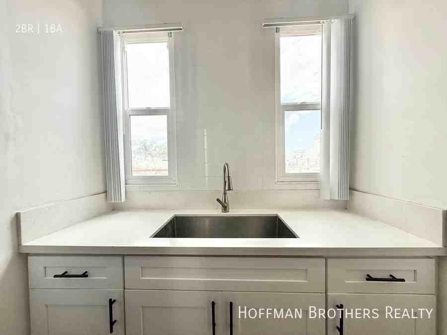 1801 N Kingsley Dr #208 - Photo 5 of 11