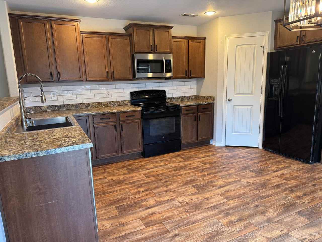 7321 Axis Pt - Photo 7 of 27