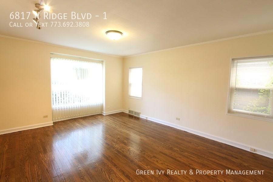 6817 N Ridge Blvd #1 - Photo 3 of 12