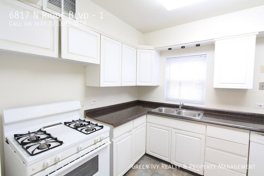 6817 N Ridge Blvd #1 - Photo 7 of 12