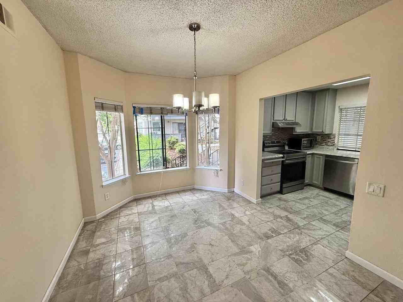 3129 Kenland Dr - Photo 7 of 15