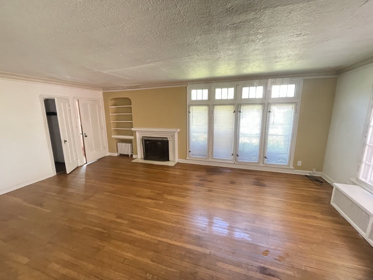 18320 Newell Rd #1 - Photo 3 of 27