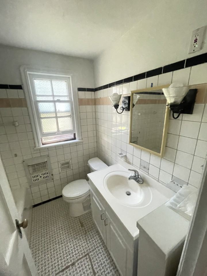 18320 Newell Rd #1 - Photo 7 of 27