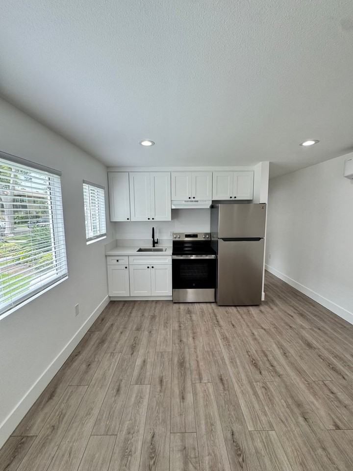 2264 San Anseline Ave - Photo 2 of 21