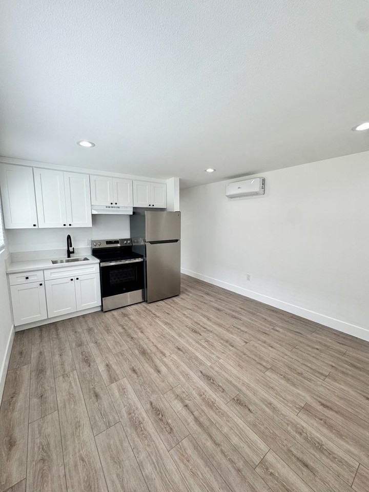 2264 San Anseline Ave - Photo 3 of 21
