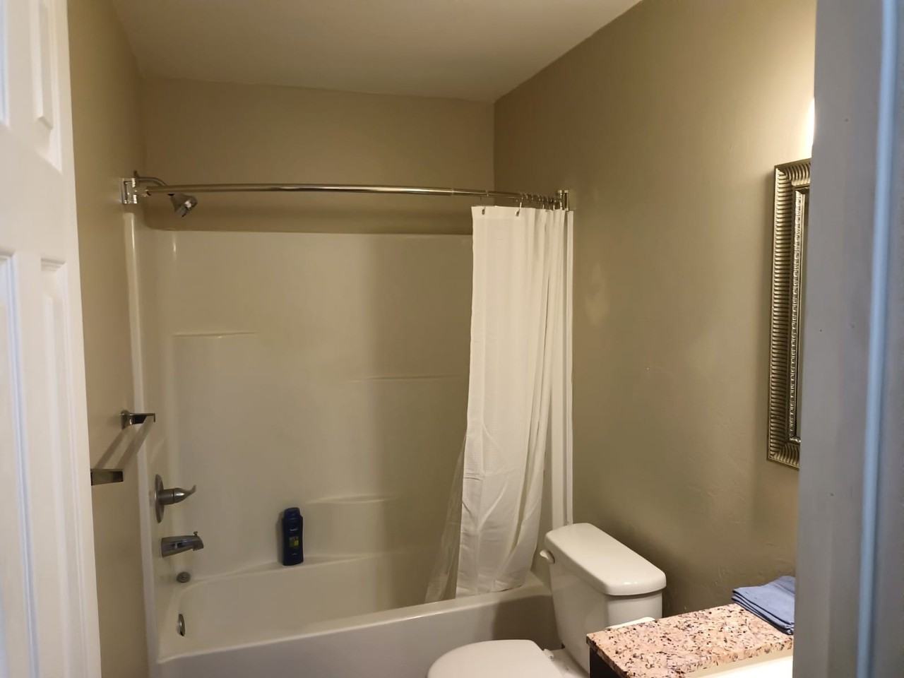 3504 N Vernon Ave #16 - Photo 2 of 7