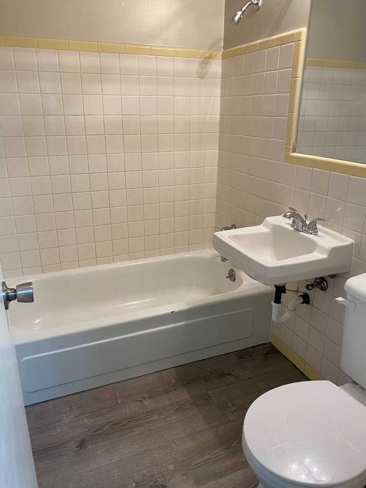 500 State St #44 - Photo 3 of 4