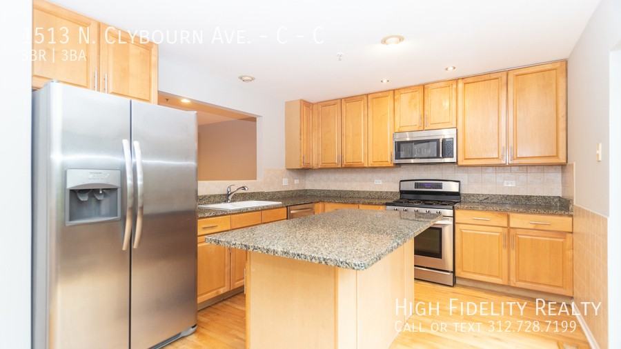 1513 N Clybourn Ave #C - Photo 3 of 19