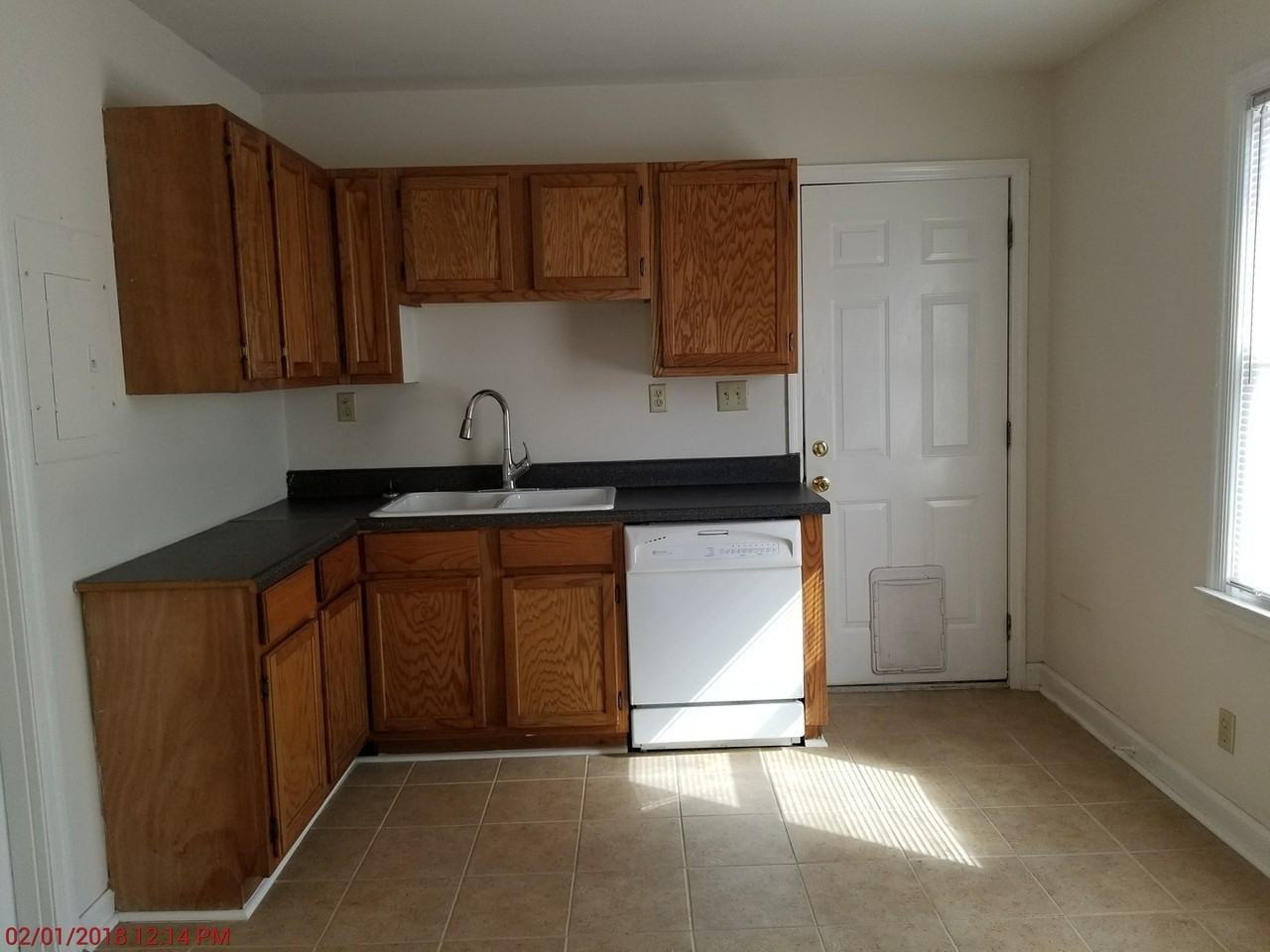 300 Mary Scott Dr - Photo 4 of 8