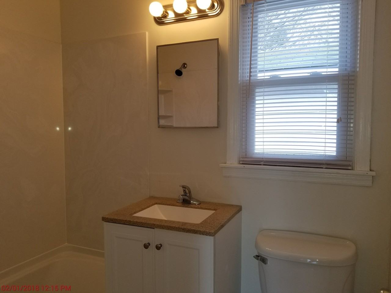 300 Mary Scott Dr - Photo 5 of 8