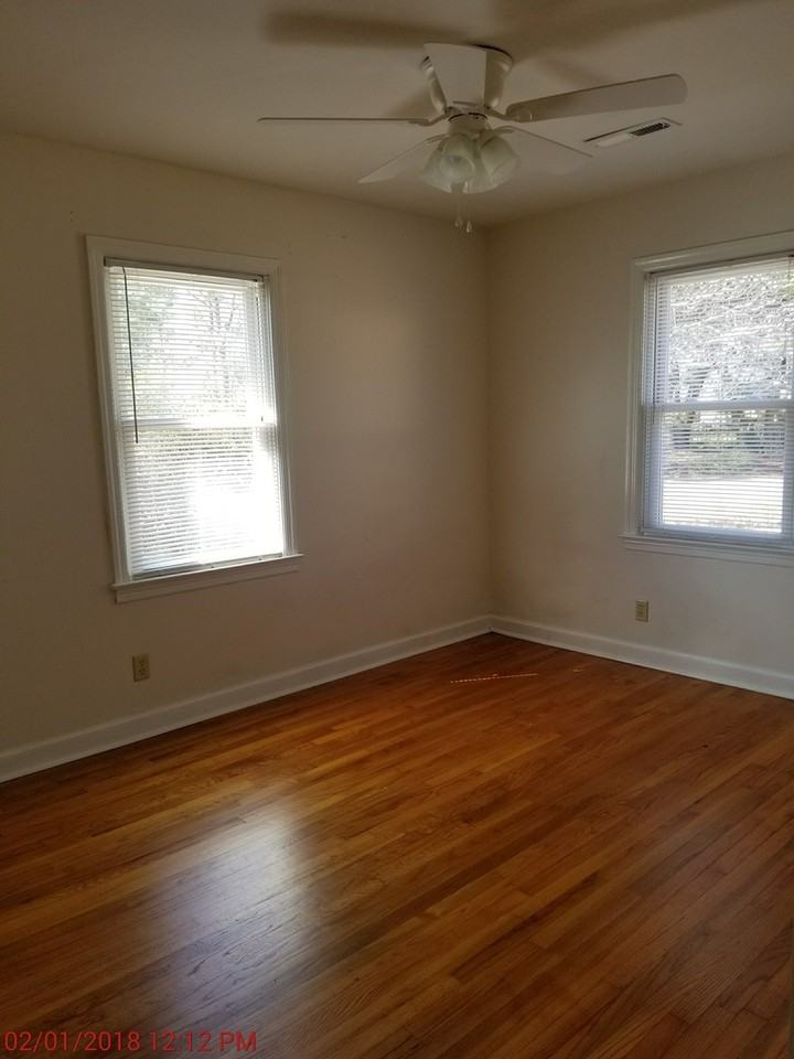 300 Mary Scott Dr - Photo 6 of 8
