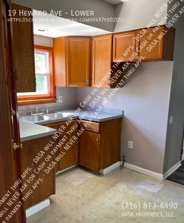 19 Heward Ave - Photo 4 of 10