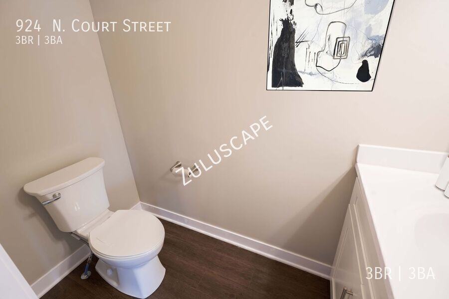 924 N Court St - Photo 6 of 13