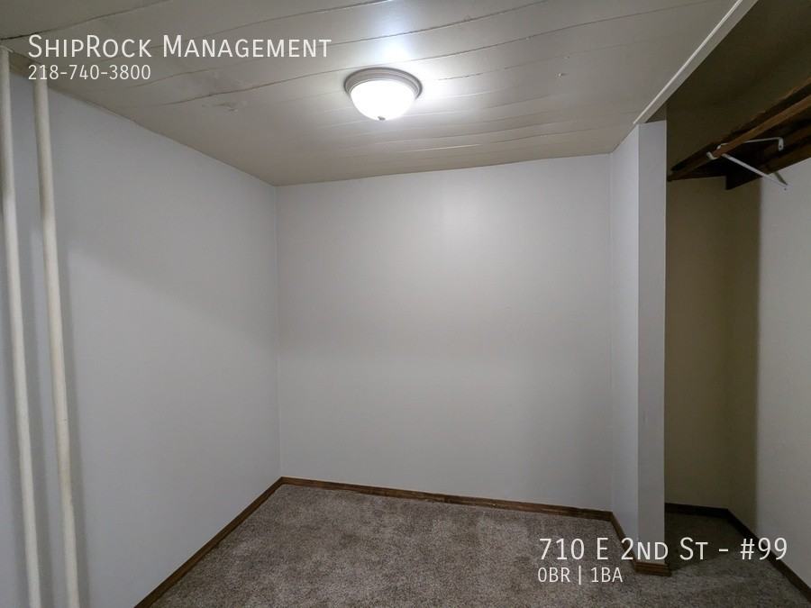 710 E 2nd St #99 - Photo 4 of 11