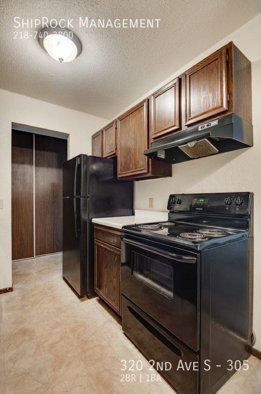 320 2nd Ave S #305 - Photo 5 of 14