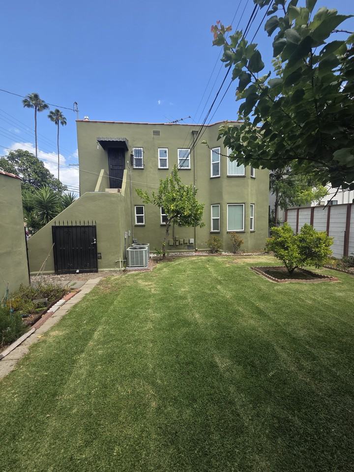1601 S Corning St #NA - Photo 4 of 32