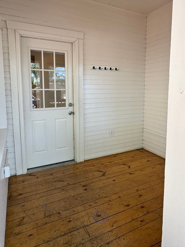 426 N 9th St - Photo 2 of 19