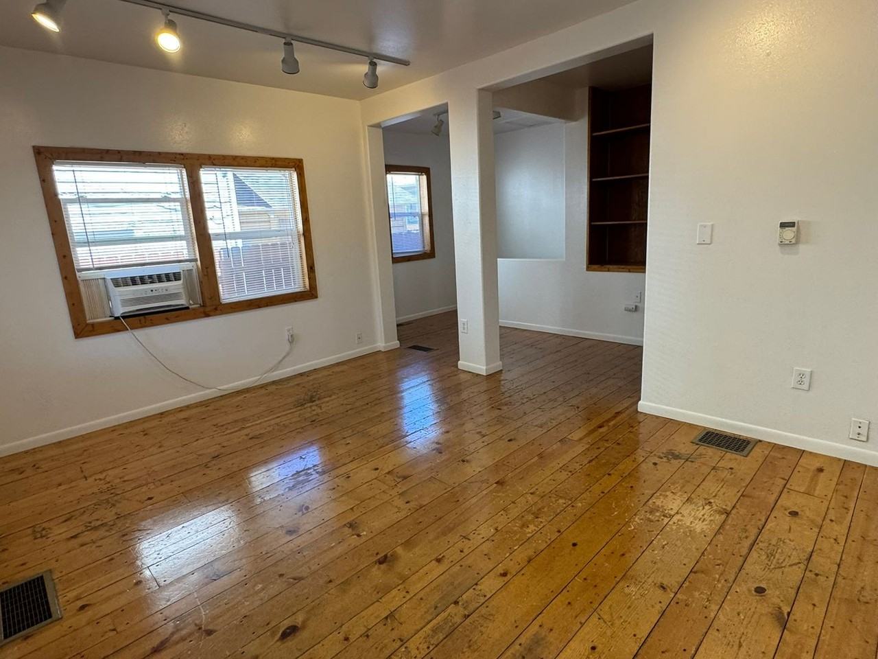 426 N 9th St - Photo 3 of 19