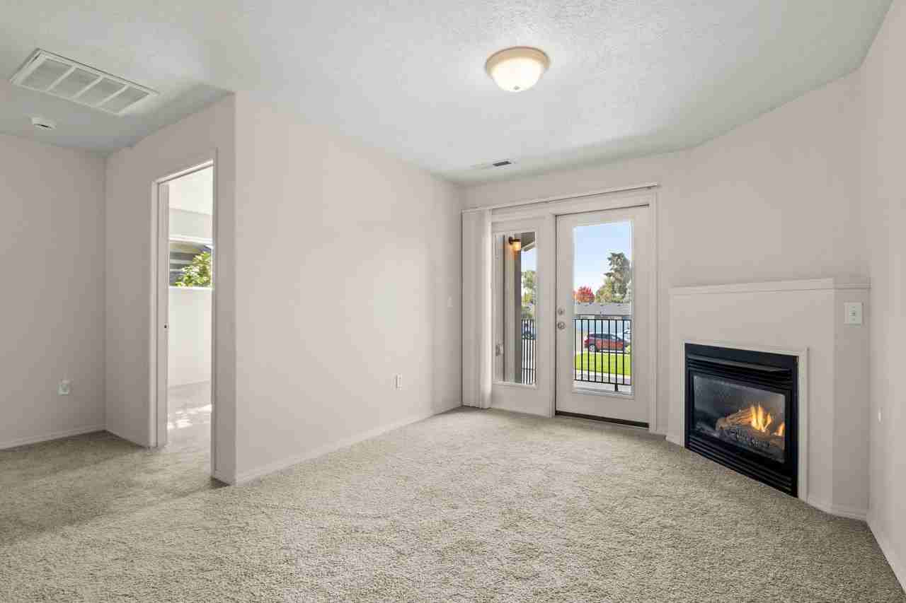 227 Nw Greenwood Ave - Photo 3 of 17