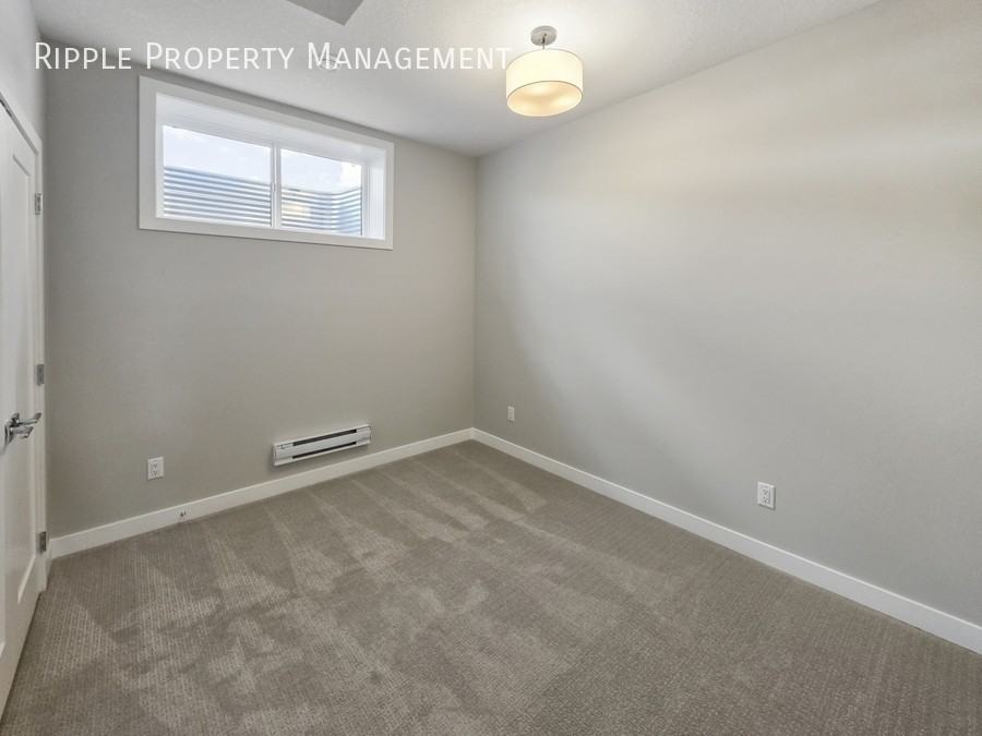 8510 Huxbury Dr Ne - Photo 7 of 15