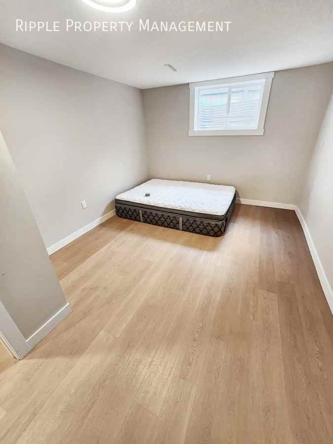 6335 4 St Nw - Photo 6 of 8