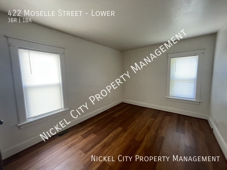 422 Moselle St - Photo 4 of 7