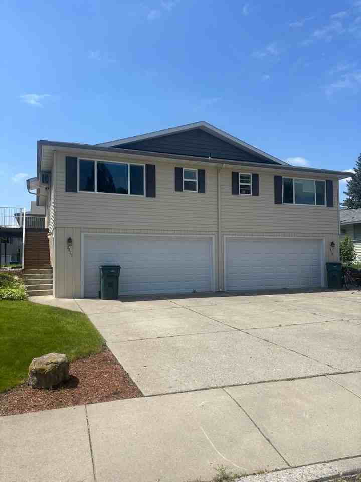 2415 N 13th St - Photo 4 of 37