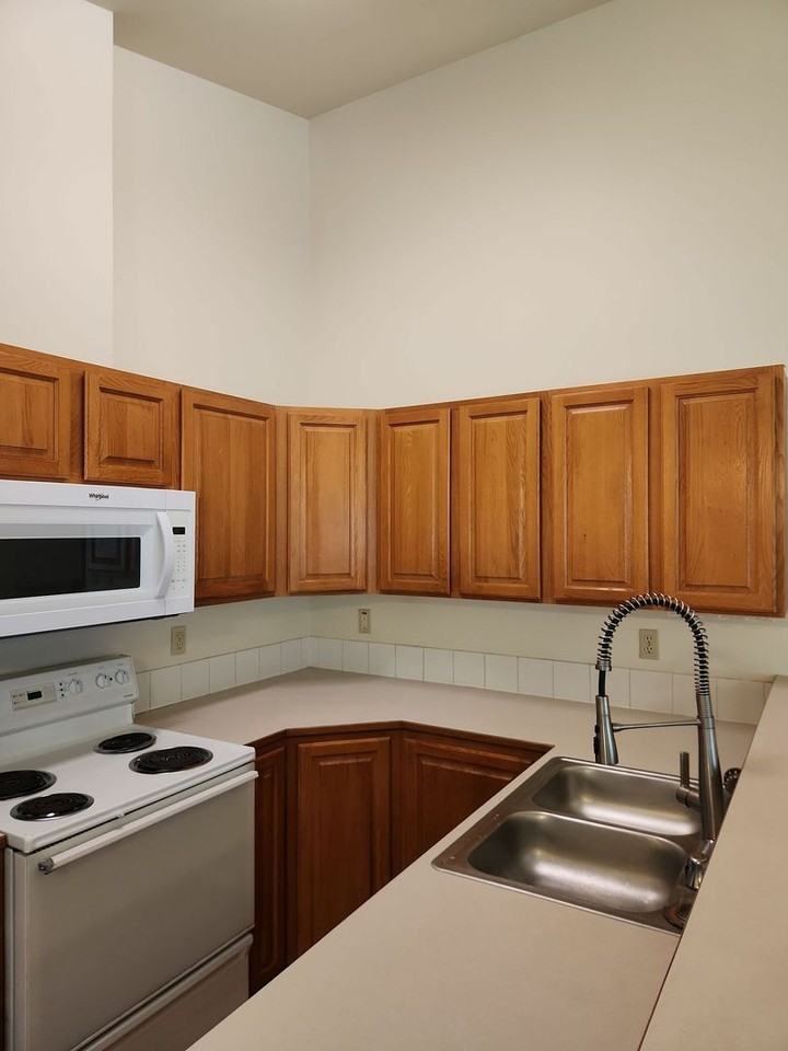 2073 Cherry St #5 - Photo 3 of 12