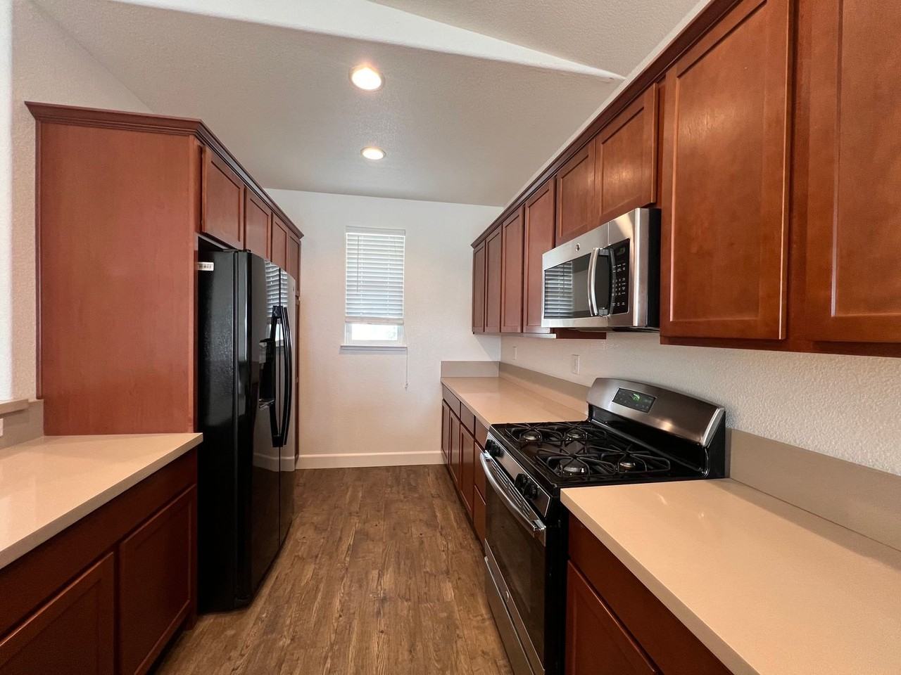 1907 Canal Dr - Photo 5 of 43