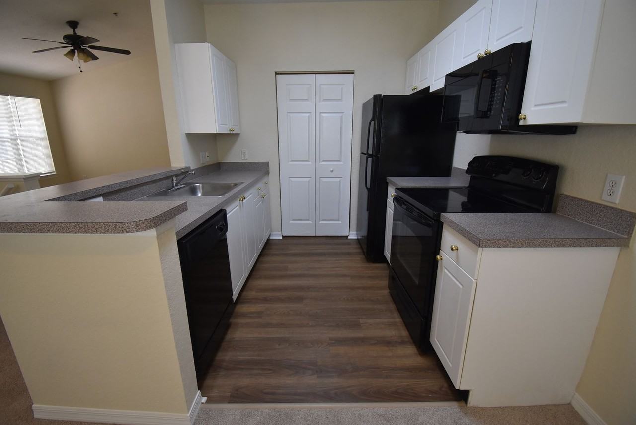 862 Grand Regency Pointe #205 - Photo 5 of 26