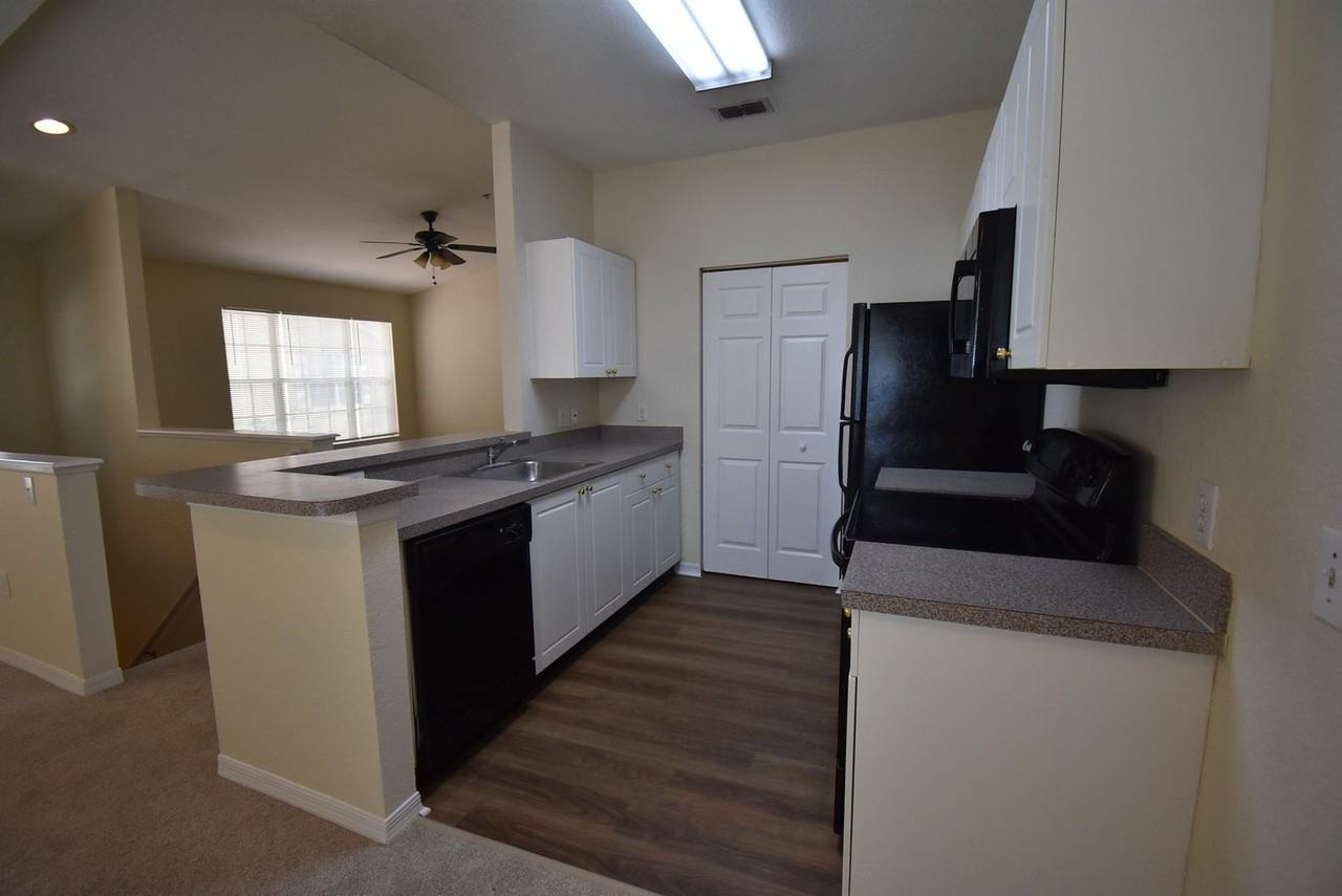 862 Grand Regency Pointe #205 - Photo 6 of 26