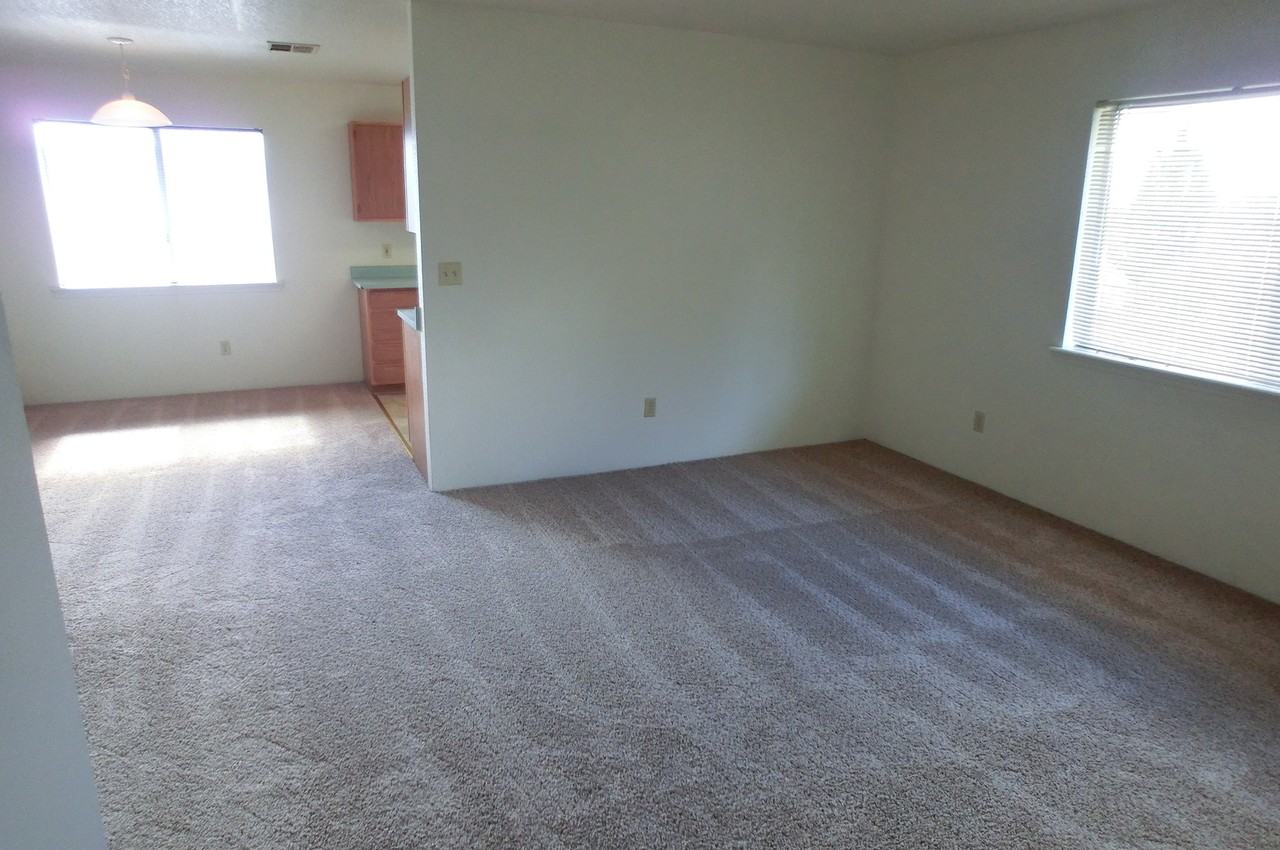 1842 Ne Foothill Blvd #1 - Photo 4 of 6