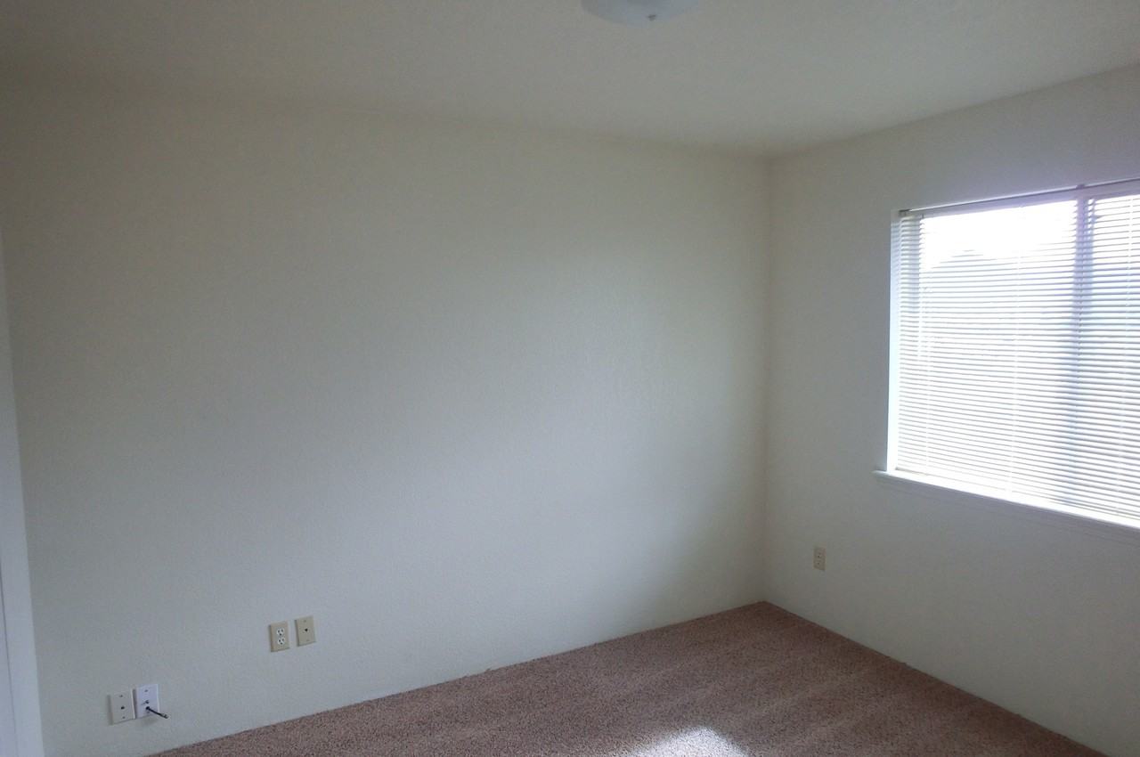 1842 Ne Foothill Blvd #1 - Photo 6 of 6