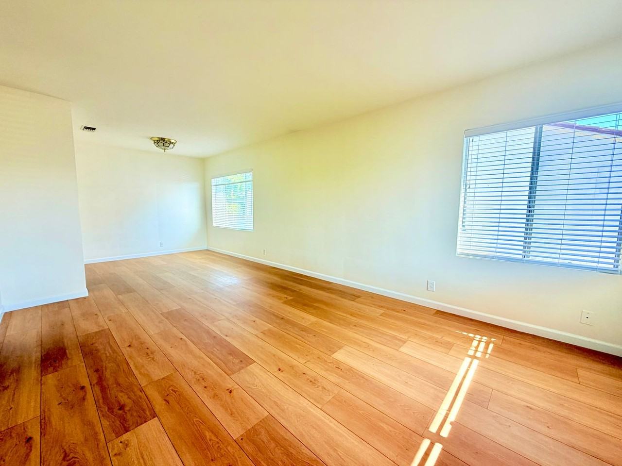 428 N 6th St - Photo 3 of 26