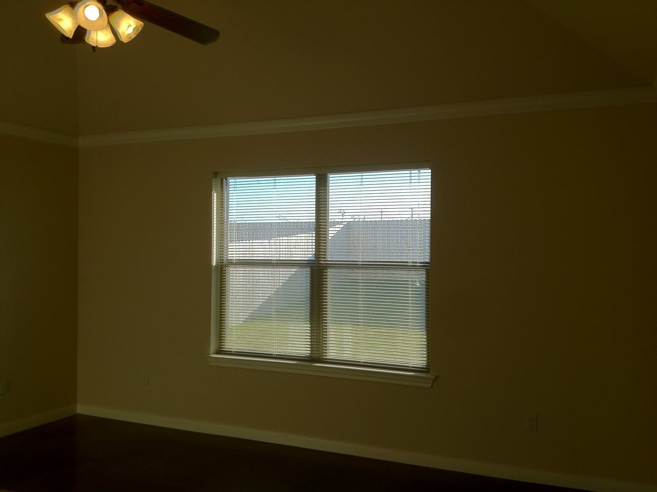 600 Monticello Cir - Photo 5 of 12