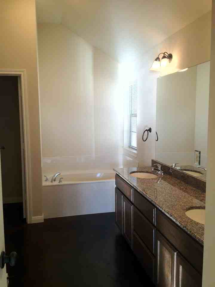 600 Monticello Cir - Photo 6 of 12