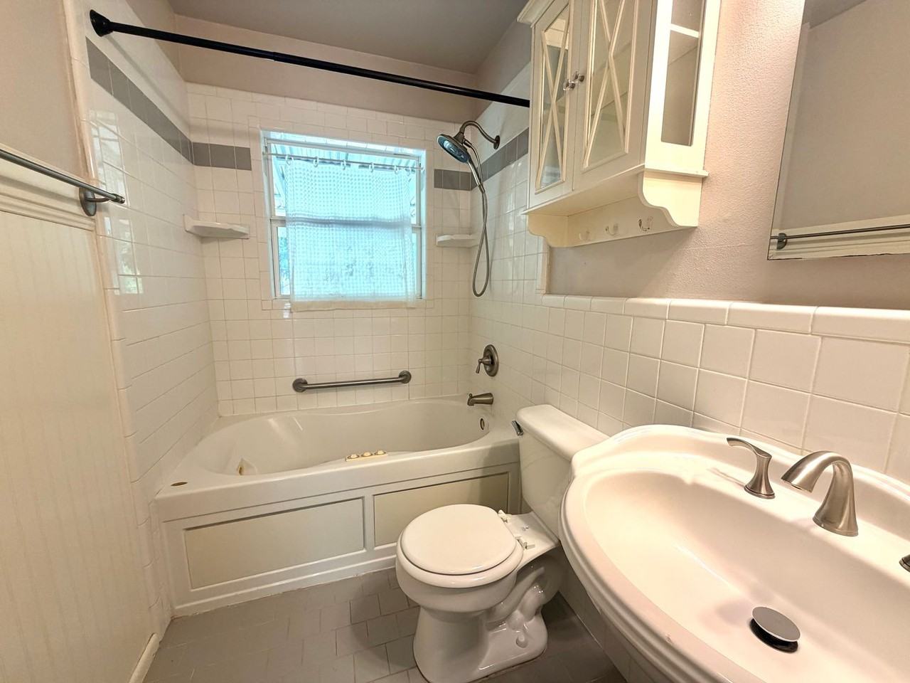 414 Olney Dr - Photo 5 of 17