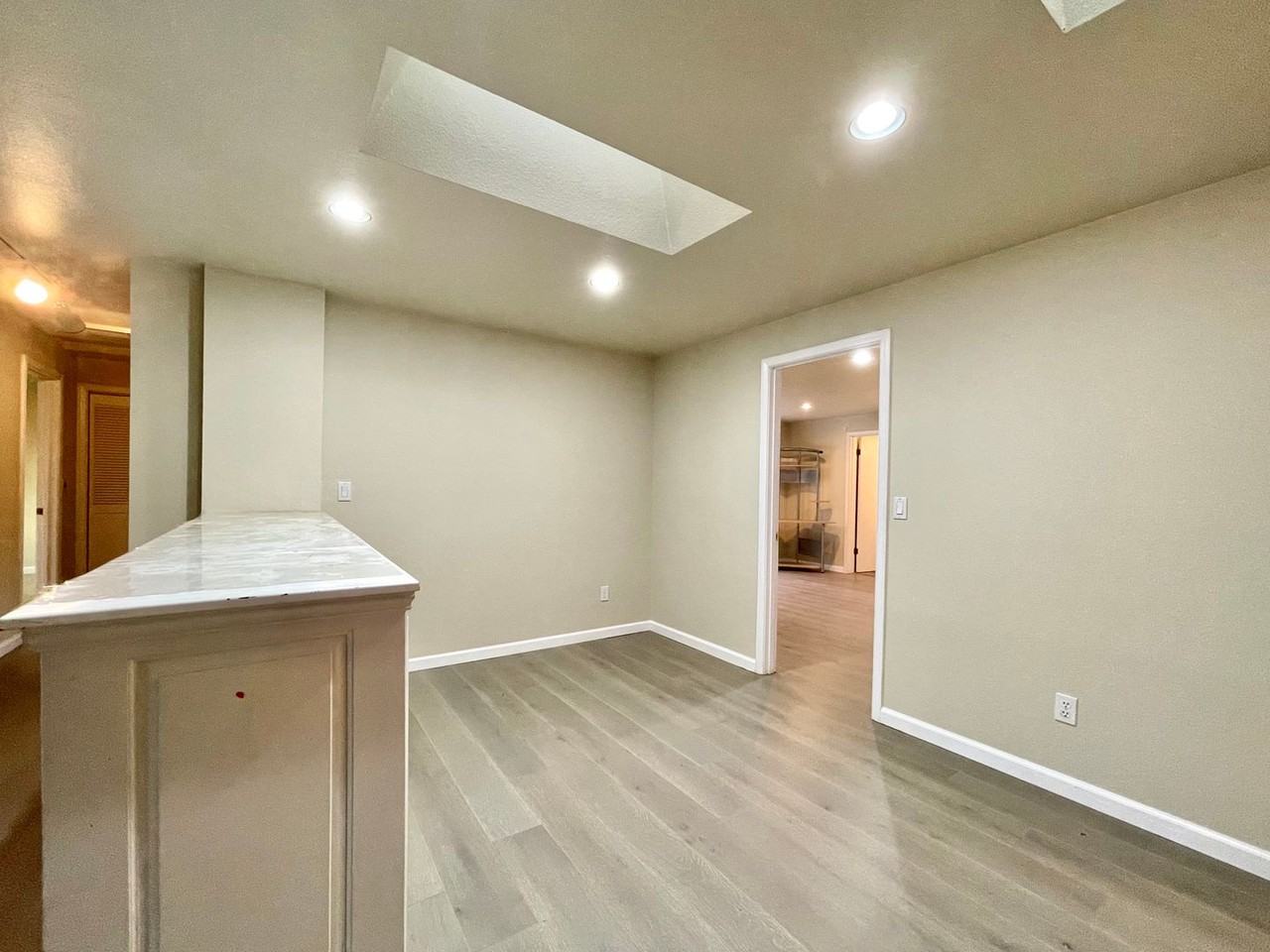3023 Ne 192nd St - Photo 4 of 32