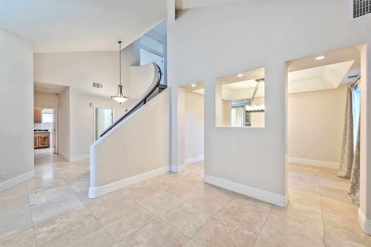 2175 Fountain Springs Dr - Photo 2 of 20