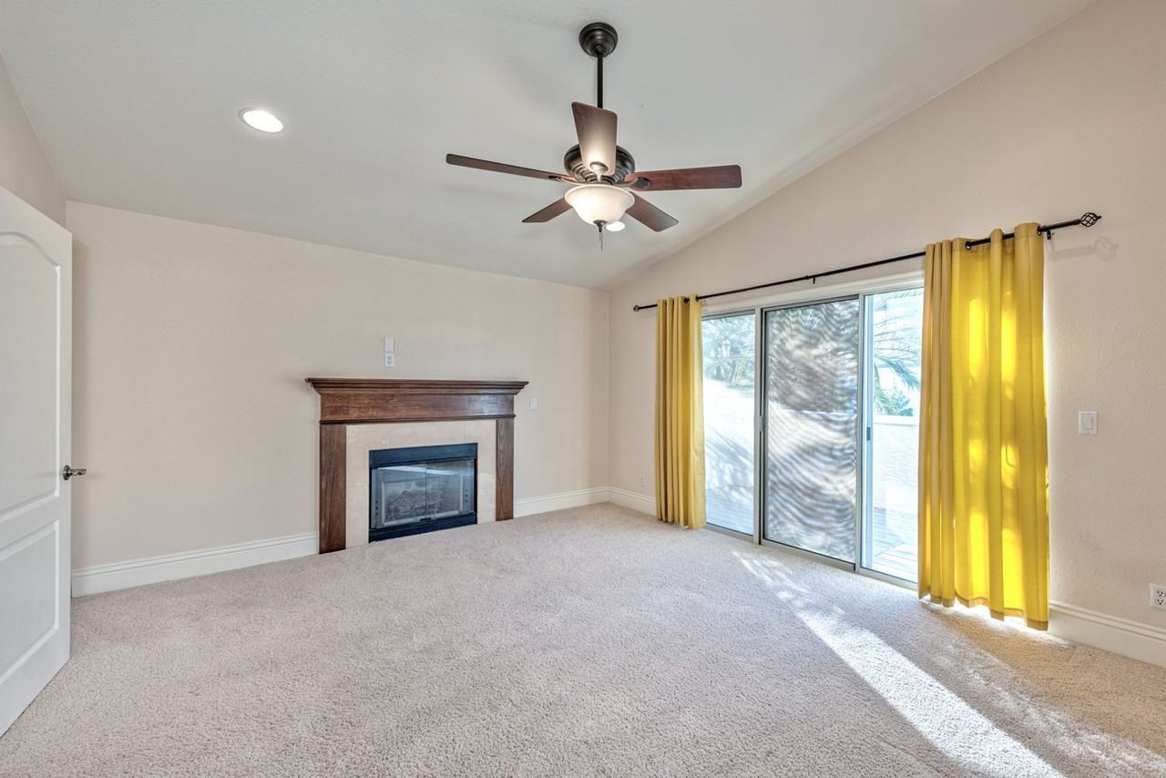 2175 Fountain Springs Dr - Photo 3 of 20