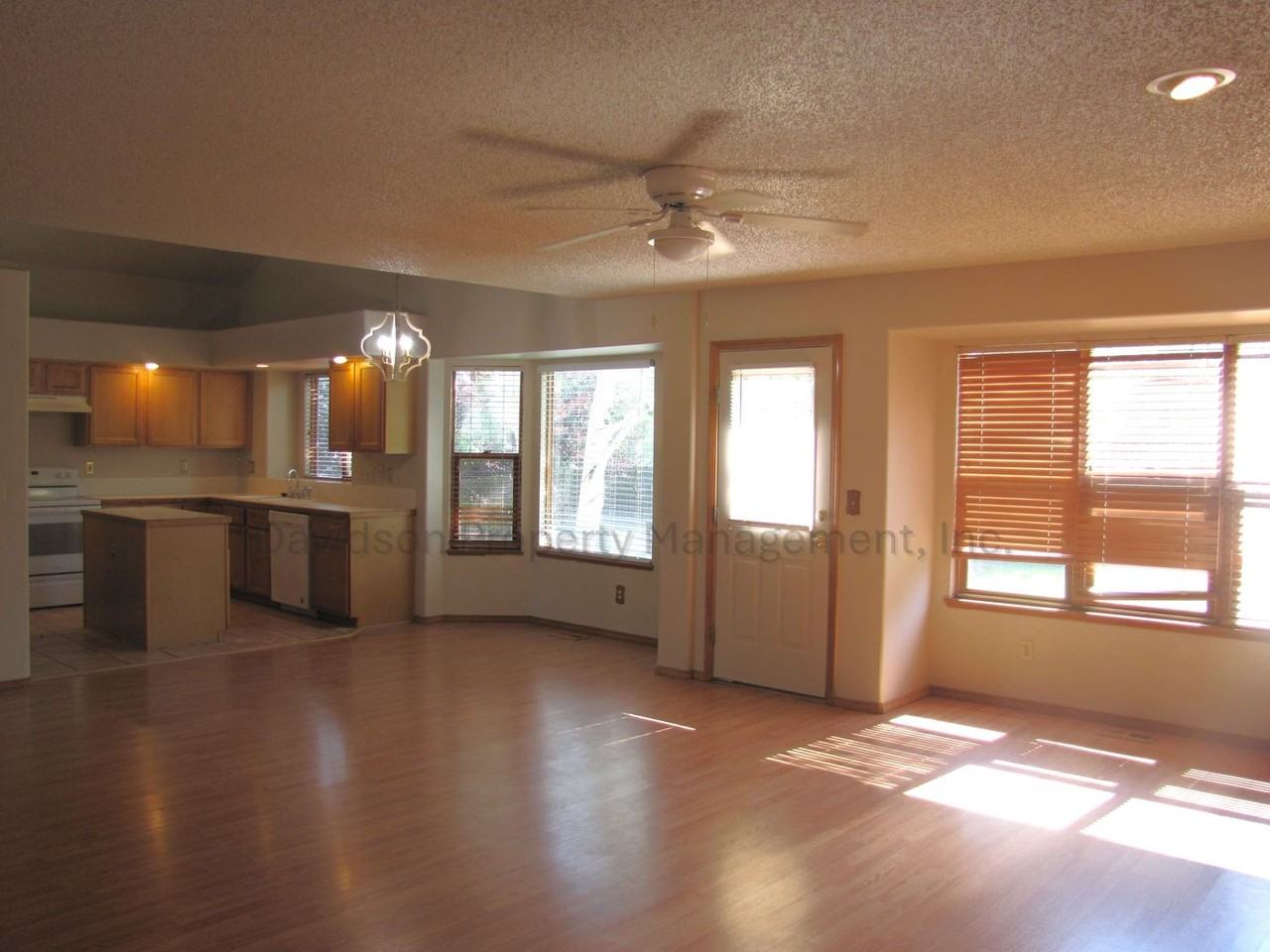 6085 Whirlwind Dr - Photo 4 of 20