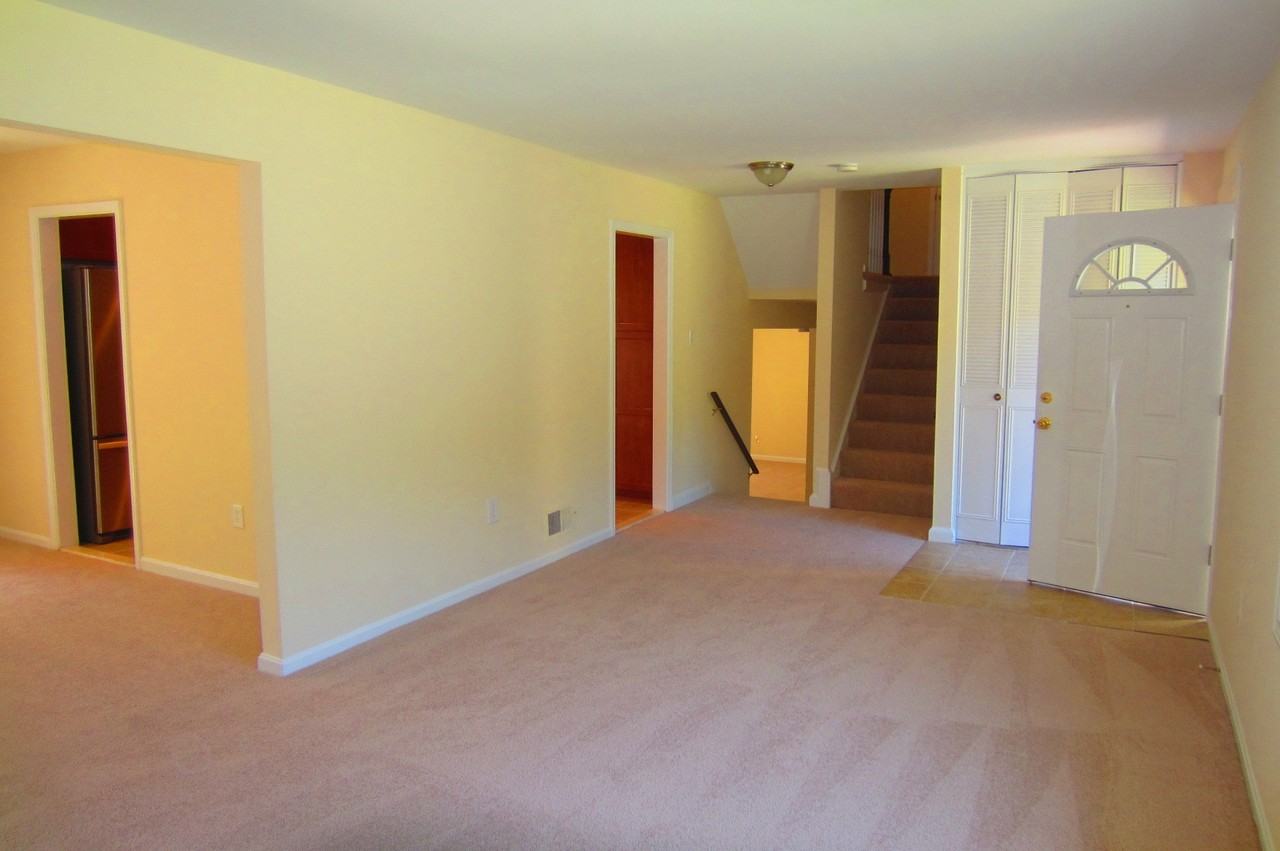 4898 Wheatstone Dr - Photo 3 of 20