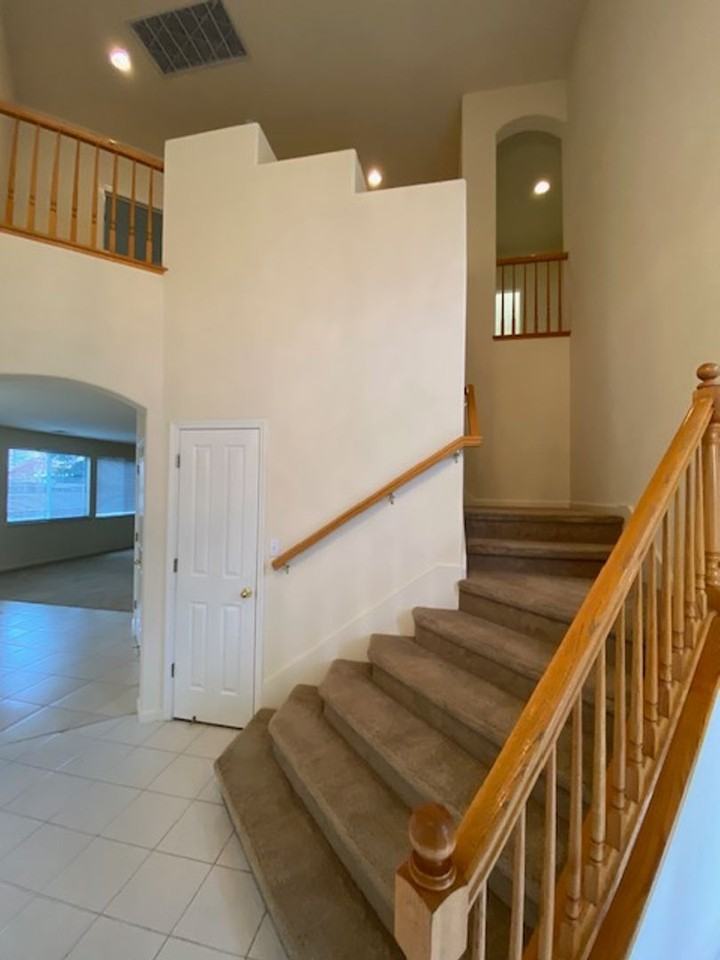 1257 Mercedes Dr - Photo 4 of 20