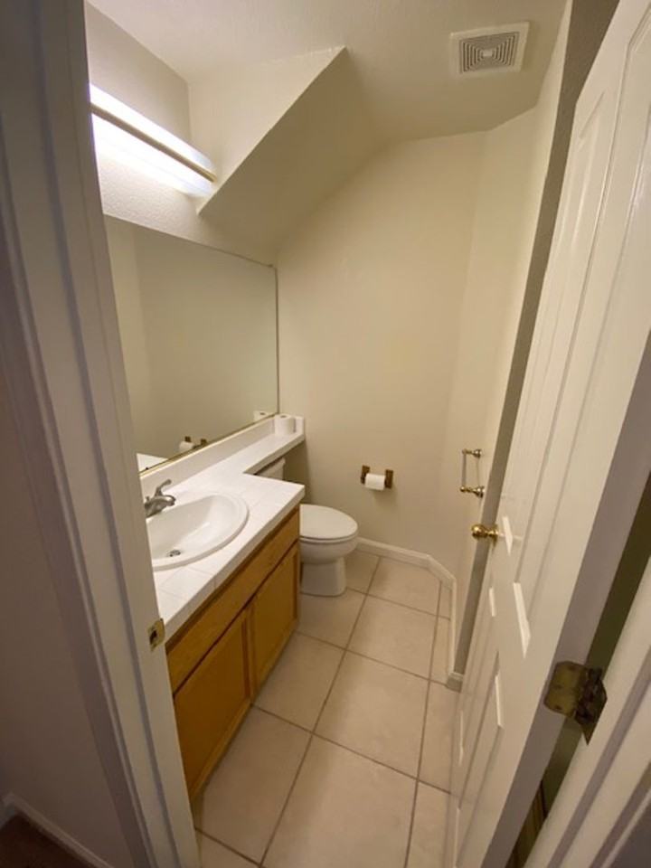 1257 Mercedes Dr - Photo 6 of 20