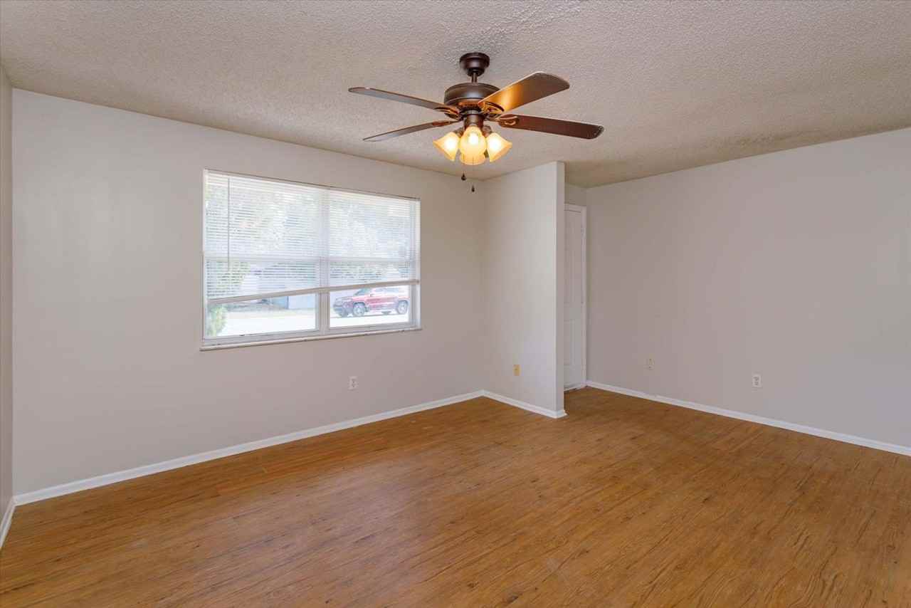 131 Langston Dr - Photo 3 of 18