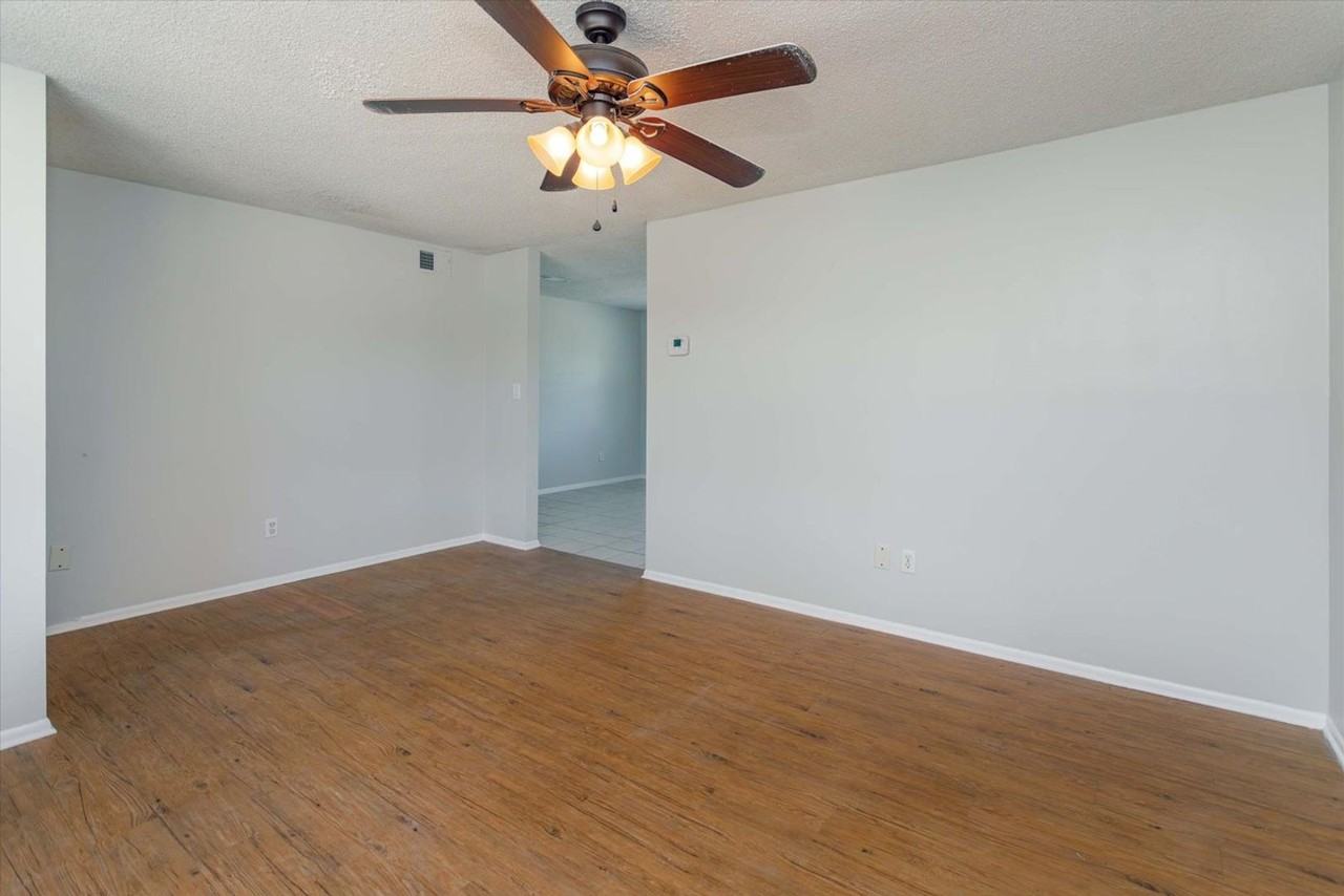 131 Langston Dr - Photo 4 of 18