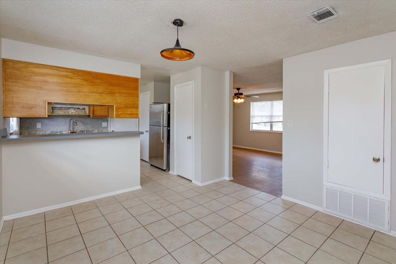 131 Langston Dr - Photo 7 of 18