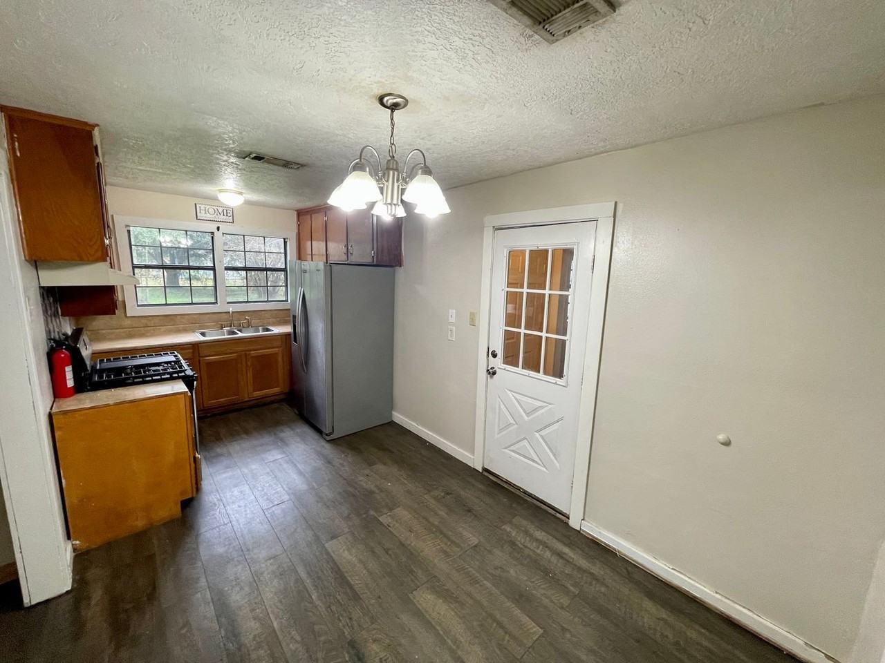 2450 S 8th St - Photo 4 of 16